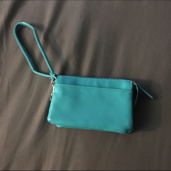 small light teal clutch/wristlet - Picture 1 of 2