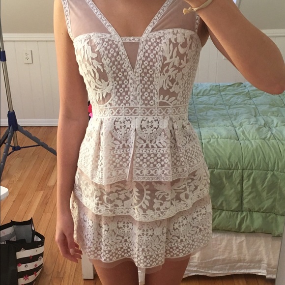 BCBG beautiful nude and white embroidered dress - Picture 3 of 3