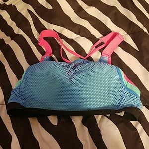 Victoria sport incredible sport bra 32B