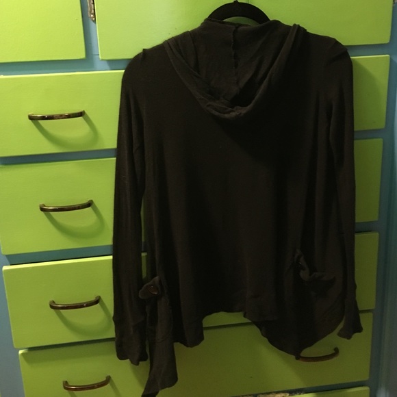 Miley Cyrus for Max Azria Sweater!!!! - Picture 2 of 3