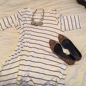 Old Navy white and black 3/4 sleeve swing dress