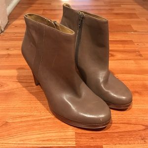 Nine West Sz 7 heeled boot