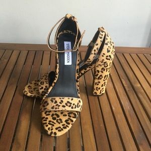NWOT Steve Madden Leopard Calf Hair Chunky Heels
