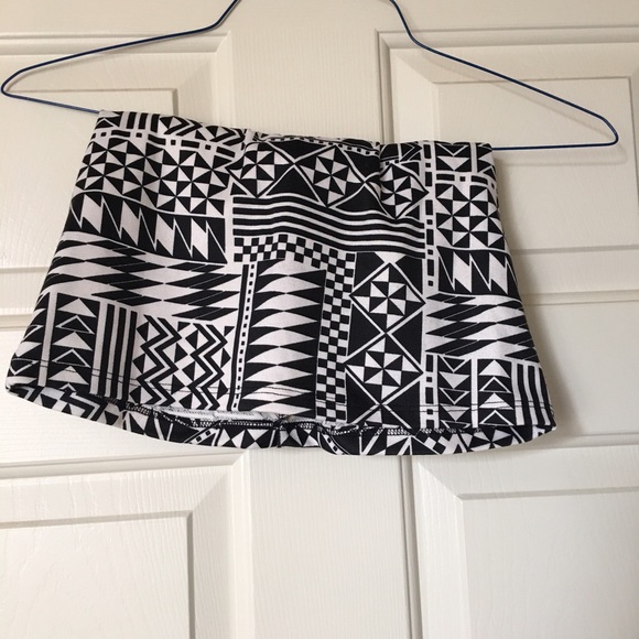 Tight b&w mini skirt - Picture 2 of 2