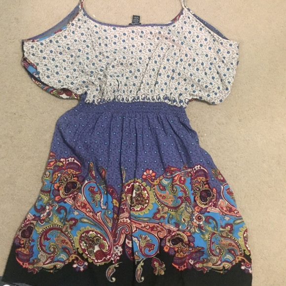 Knee short multi design dress - Picture 2 of 3