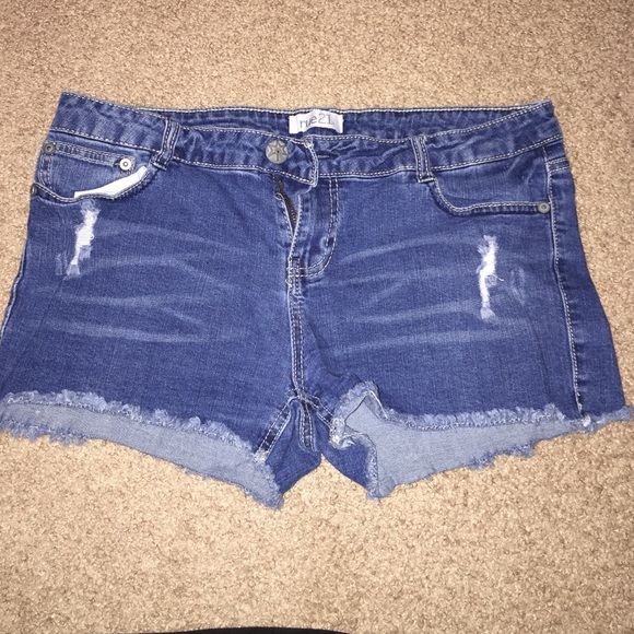 Rue 21 shorts 🌻