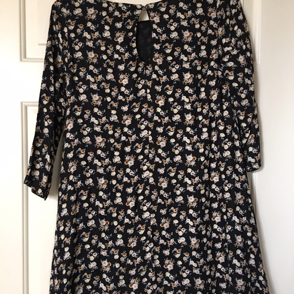 Flower dress!! - Picture 2 of 3