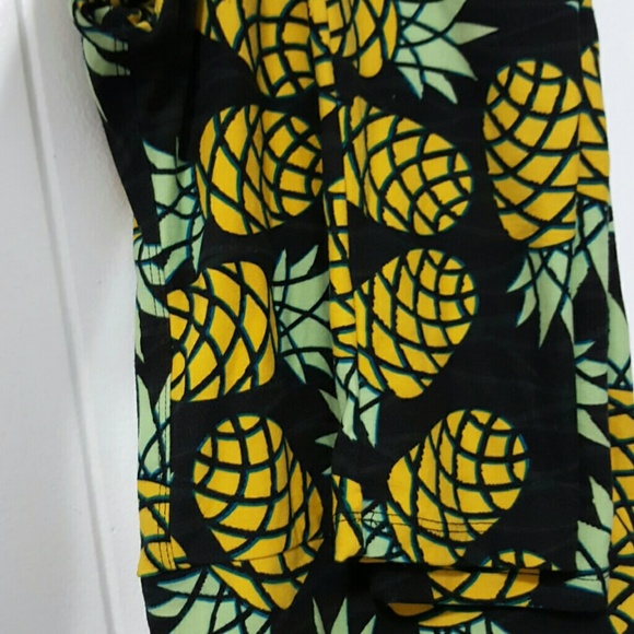 FLASH SALE! LuLaRoe Pineapple Leggings unicorn