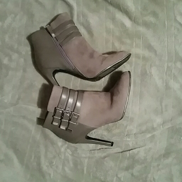Sam & Libby Shoes - LAST CHANCE !!!! DONATING SOON  SUPER CUTE BOOTIES