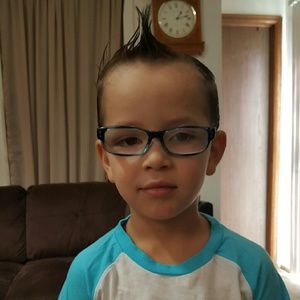 Meet your Posher, Mona