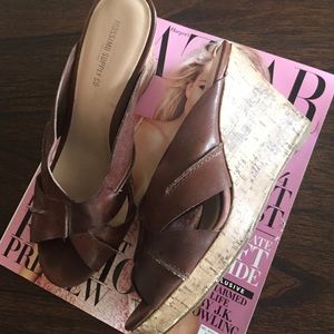 BROWN LEATHER WEDGES // Sz 8