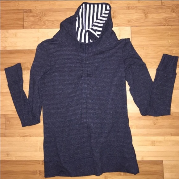 Lululemon in a cinch pullover