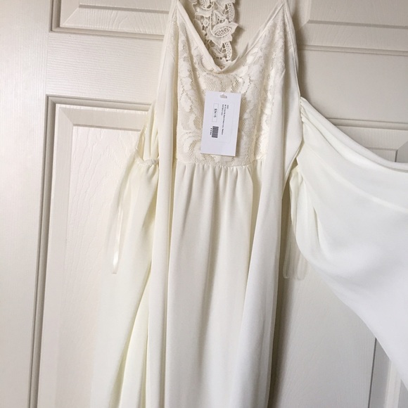 Off the shoulder cream & lace dress - Picture 2 of 3
