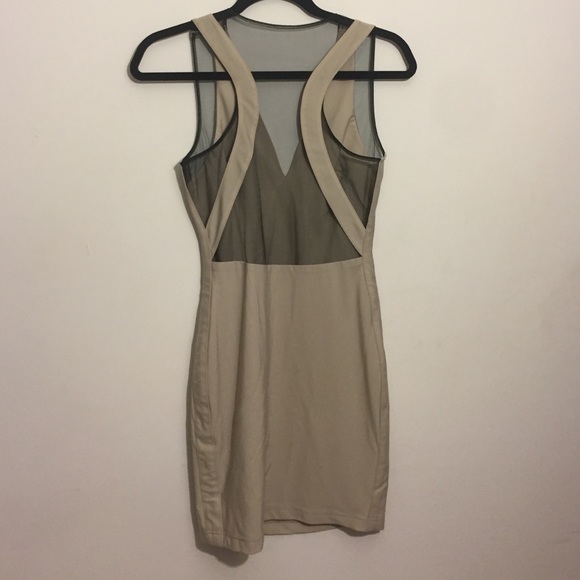 Barney's dress - Picture 2 of 2