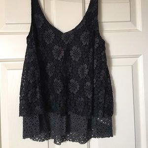 Cute flower/lace patterned dark blue tank top!