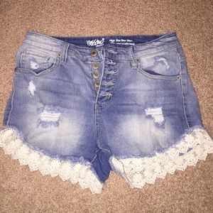 Cute Mossimo jean shorts! 🌷