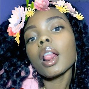 Meet your Posher, Anaica