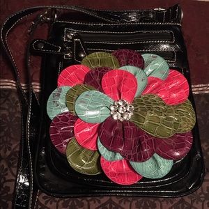 Crossbody bag w/flower pattern