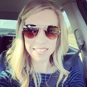 Meet your Posher, Leslie