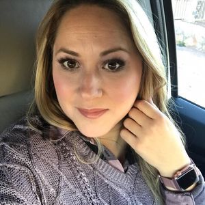 Meet your Posher, Eva