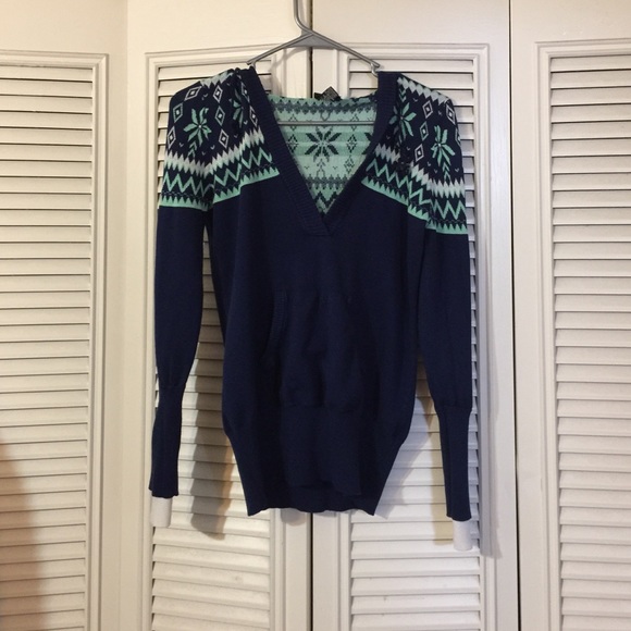 Rue 21 sweater with hoodie