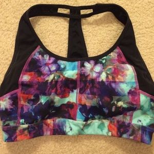 Super cute Athleta sports bra, size xs