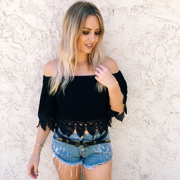 Off the Shoulder Lace Trim Detailed Top - Picture 3 of 3