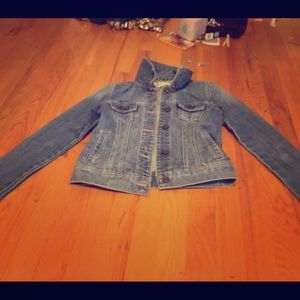 Cropped denim jacket