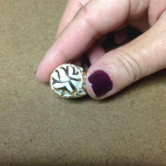 Ring - Picture 4 of 4