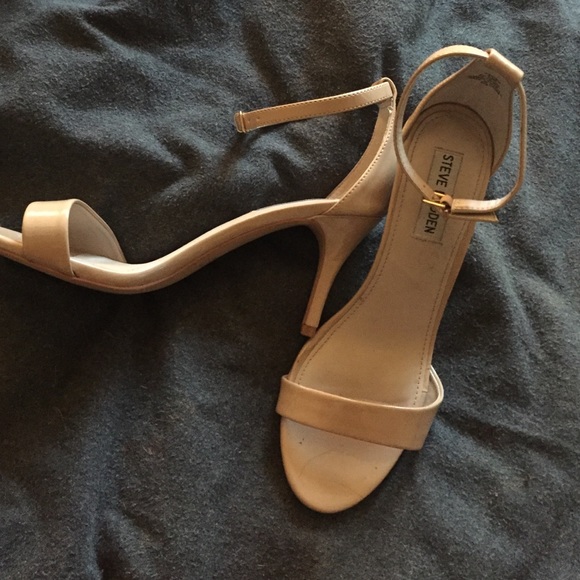 Steve Madden sandal