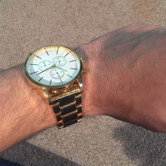 Gold watch - Picture 2 of 2