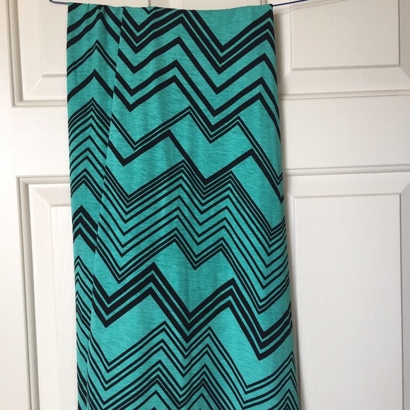 Long stretchy chevron skirt !! - Picture 1 of 1