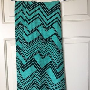 Long stretchy chevron skirt !!