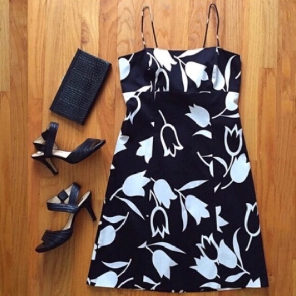 Beautiful little Nine West black and white dress