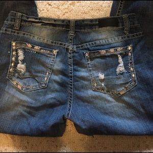 Cute buckle day trip jeans