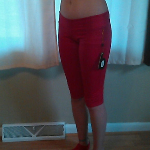 NWT Body Rock Small Red Snake Luxe Yoga Gym Capris