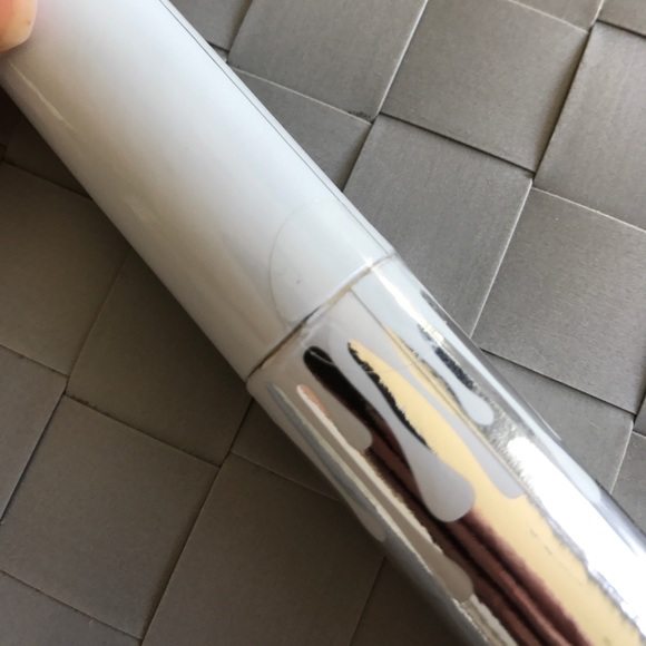 🎄💋KYLIE COSMETICS HOLIDAY GLOSS IN JOLLY NEW - Picture 7 of 7