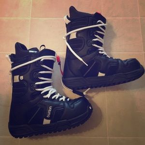 LIKE NEW Burton Women's Snowboarding Boots