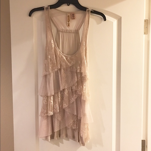Lace tank with tapered layers