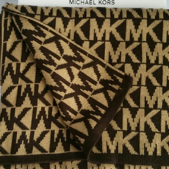 🌟🌟LAST DAY LISTED 🌟Michael Kors gift set NWT - Picture 3 of 4
