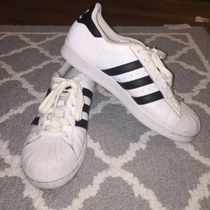 Adidas superstars