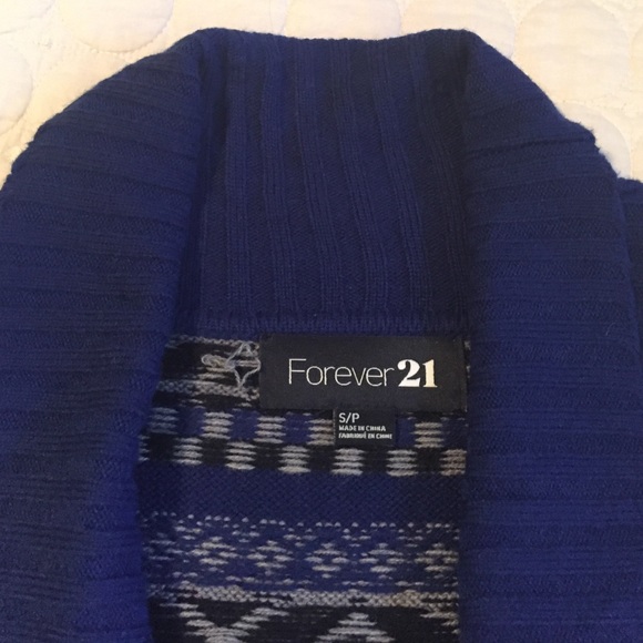 Sweater - Picture 3 of 4