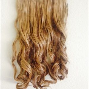 One left! Hair extensions💁🏽