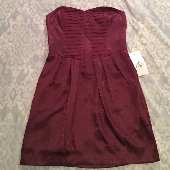 BCBGeneration wine strapless dress