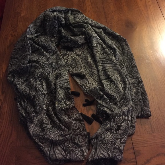 New York & Company wrap with tassels