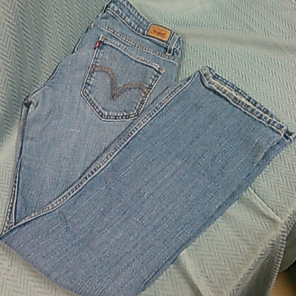 Levis 524 too super low