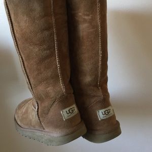 Used Uggs size 6