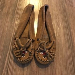 Brown Minnetonka Thunderbird Moccasins Size 8