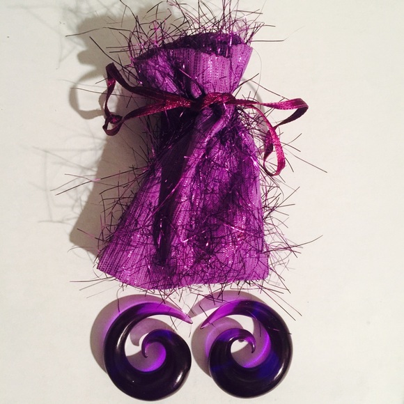 🌹7/16" Acrylic, Violet Spiral Plugs🌹