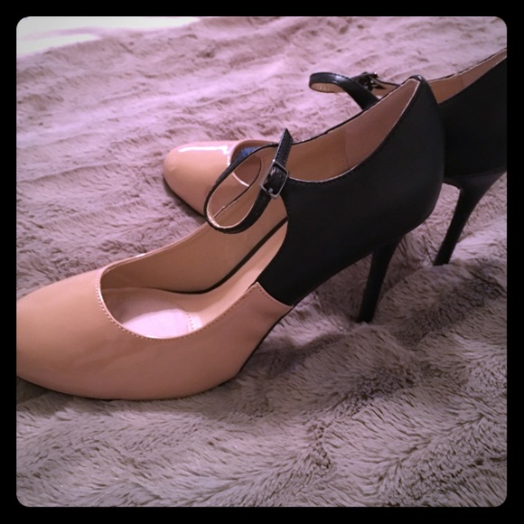 Brand new never worn Mary Jane style heels sz 8